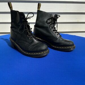 Dr. Martens Clemency Lace Up Boots Size 10 Black Leather Block Heel 8-Eye GV04W